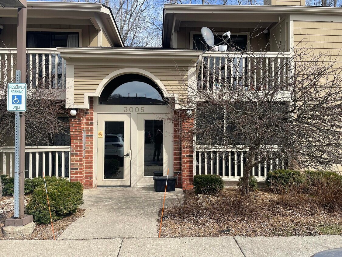 Foto principal - 3005 Fernwood Ave