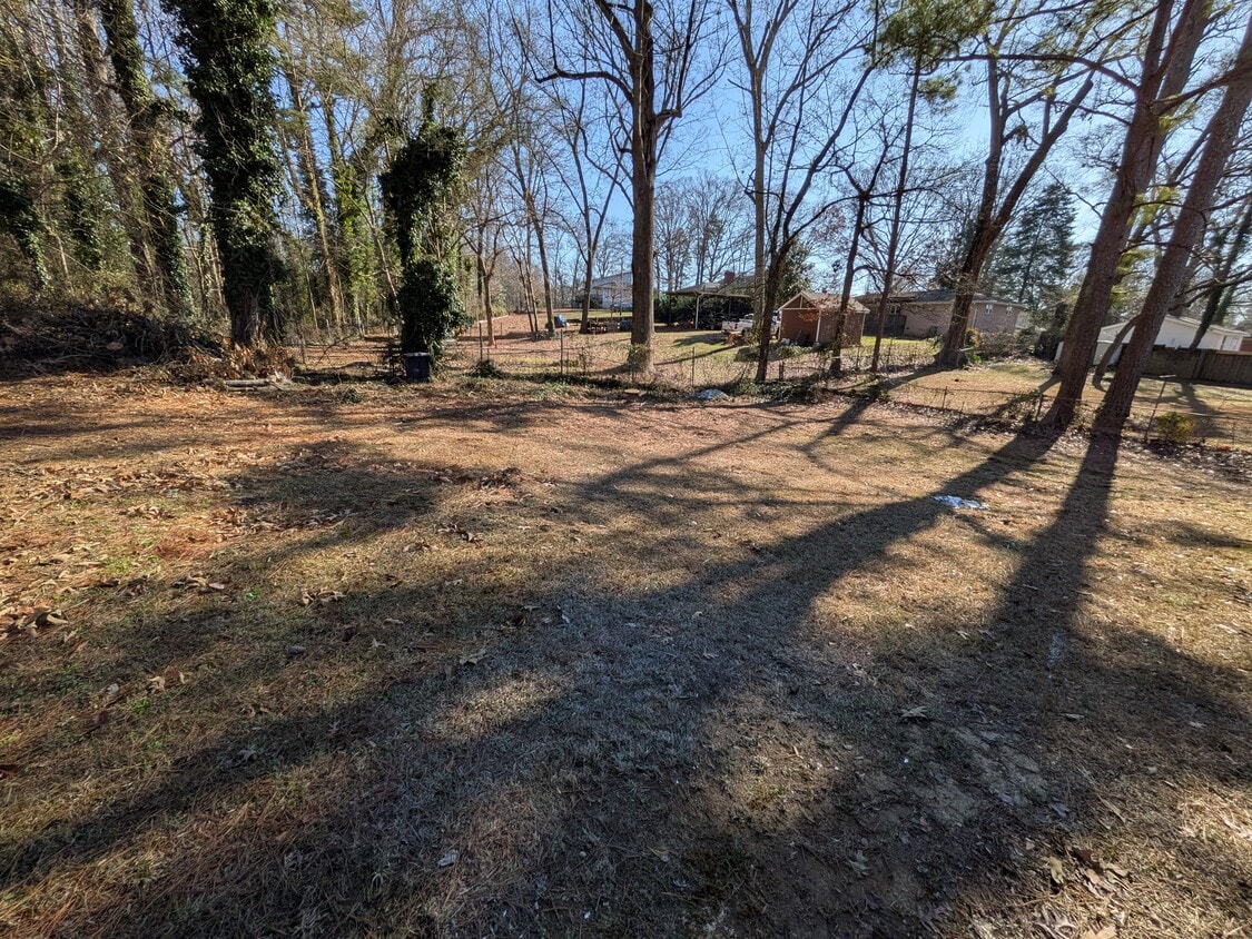 Building Photo - 6082 Walker Rd