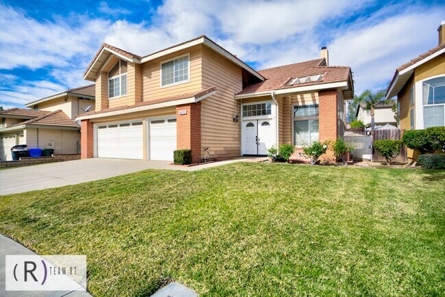 Building Photo - Discover the Ultimate Family Home in Herit...