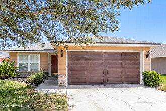 Building Photo - 7405 International Village Dr
