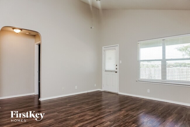 Building Photo - 164 Jolie Cir
