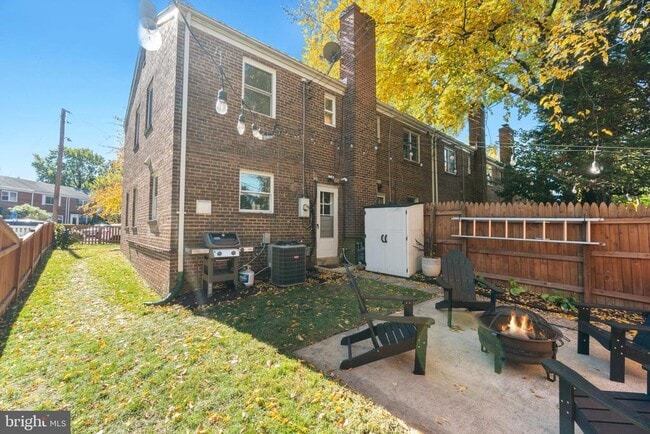 Foto del edificio - 110 E Rosemont Ave