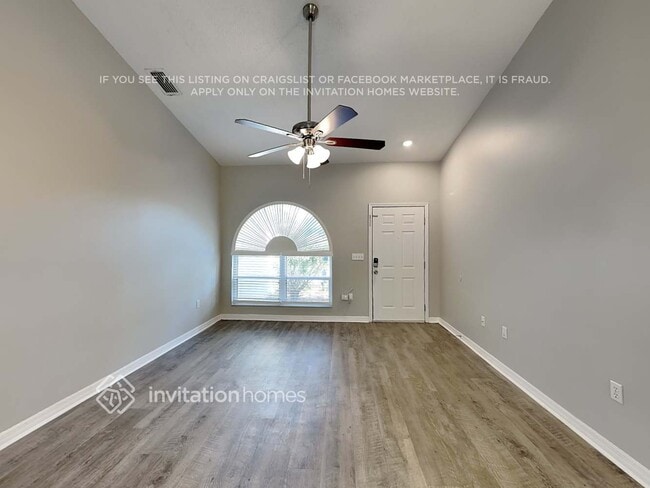 Building Photo - 5863 Covington Way