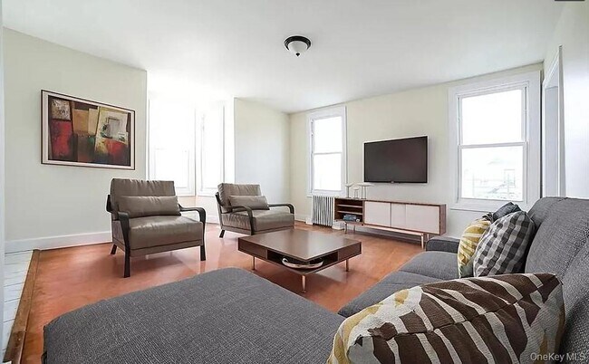 Foto del edificio - 10 Locust Hill Ave