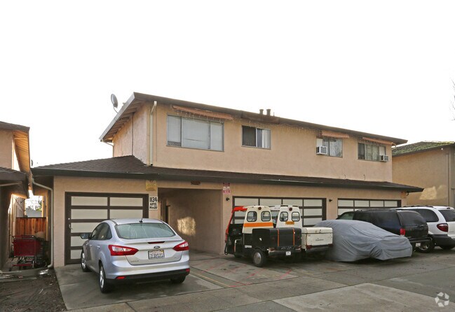Foto del edificio - 1134 Oakmont Drive Apartments