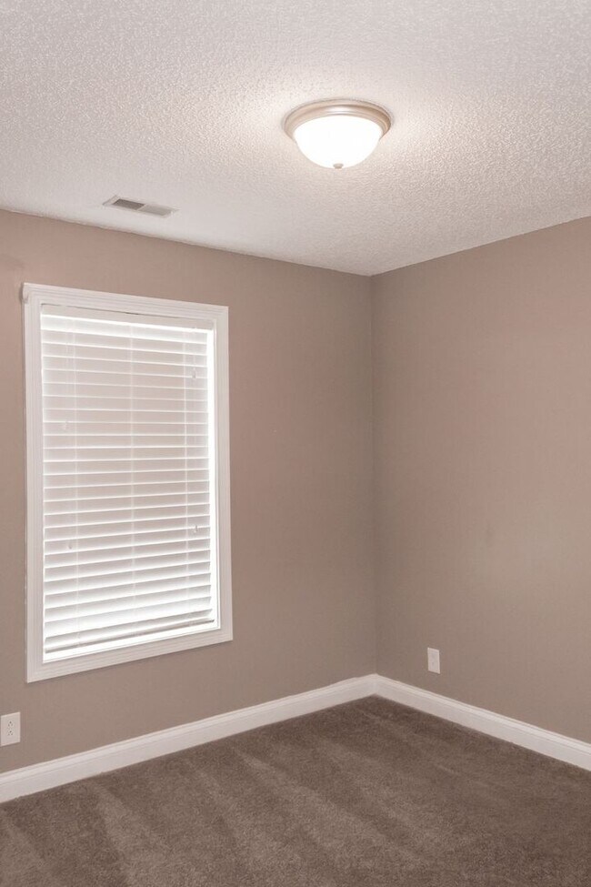 Foto del edificio - Nice home located on quiet Culdesac!