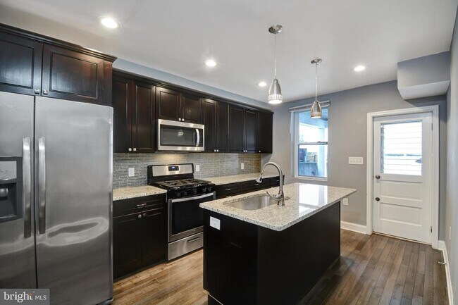 Foto del edificio - 822 S Highland Ave