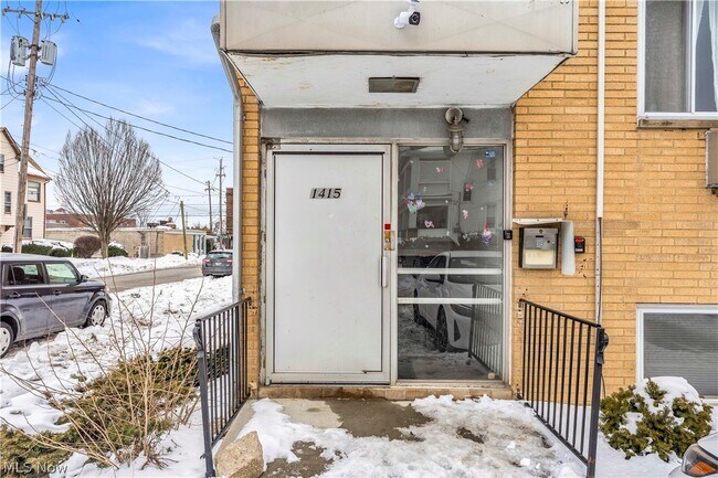 Foto del edificio - 1415 Wyandotte Ave
