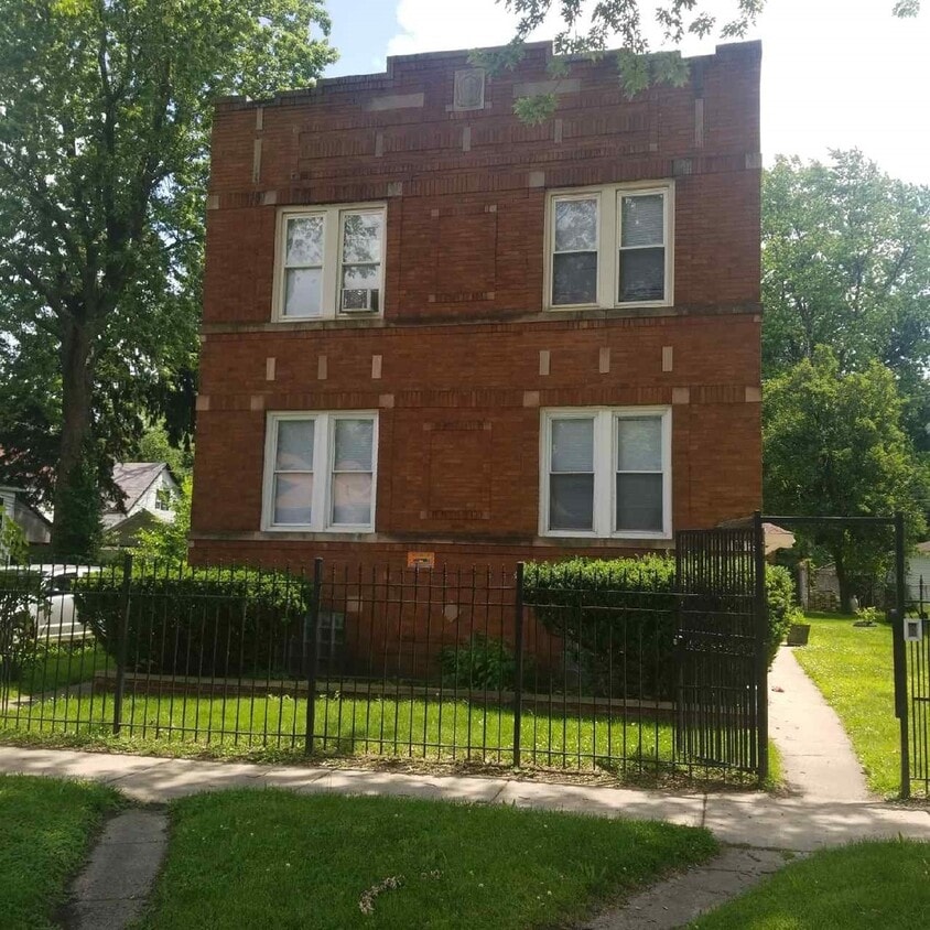 Primary Photo - 11653 S Lowe Ave