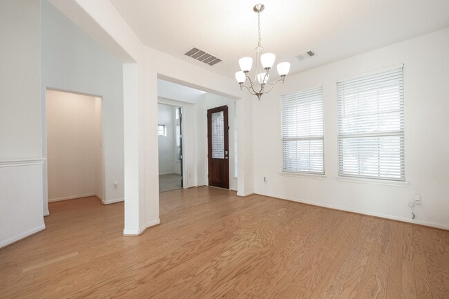 Building Photo - 2107 Brooke Avery Dr