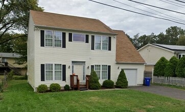 Building Photo - 32 Southwind Dr