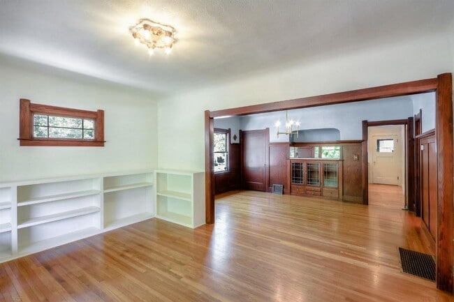 Foto del edificio - Mid Town 2 Bedroom 2 Bathroom 1260 Sqft. B...