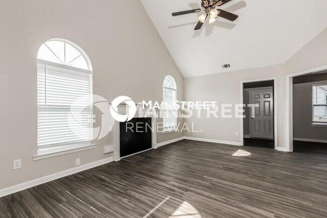 Foto del edificio - 3 Bedroom Pet-Friendly Home in RIVERDALE, GA with Main Street Renewal