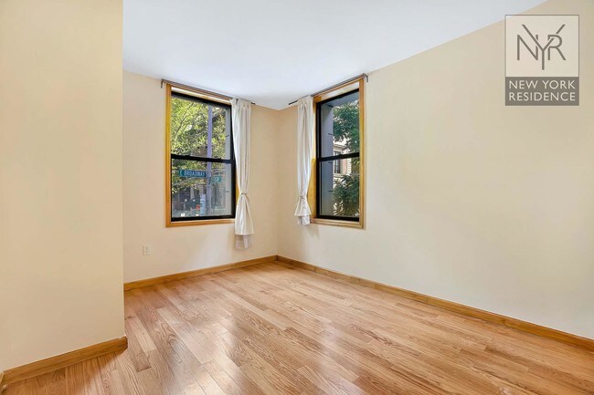 Foto del edificio - 189 East Broadway