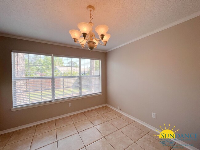 Building Photo - Lovely 3 Bedroom Home in Green Acres