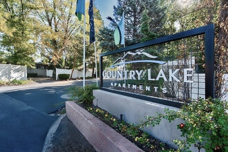 Building Photo - Country Lake
