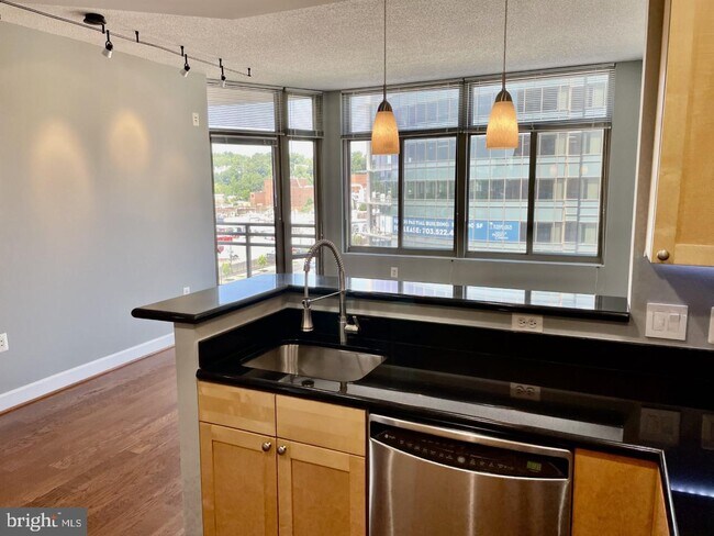 Foto del edificio - 3600 S Glebe Rd