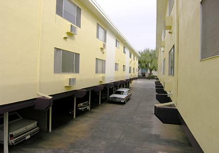 Building Photo - Twin Comfort Apartments