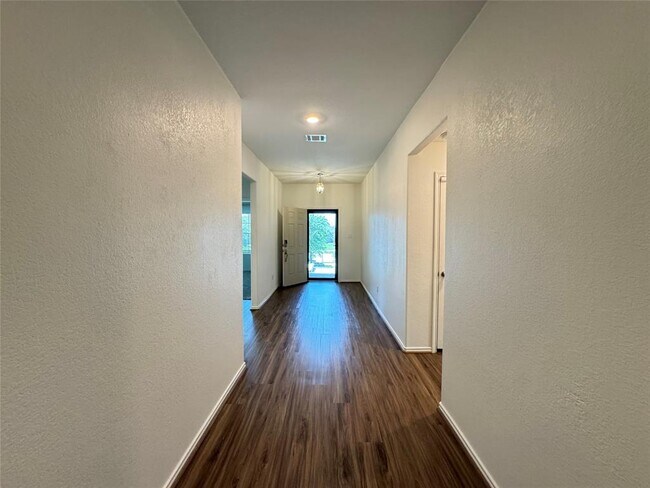 Foto del edificio - 105 Pearland St