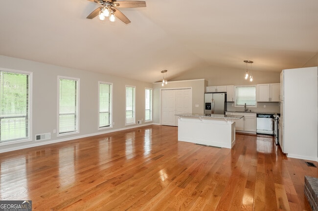 Building Photo - 122 Trickum Hills Dr