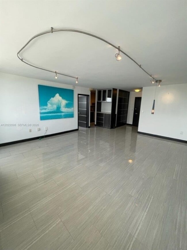 Foto del edificio - 5313 Collins Ave