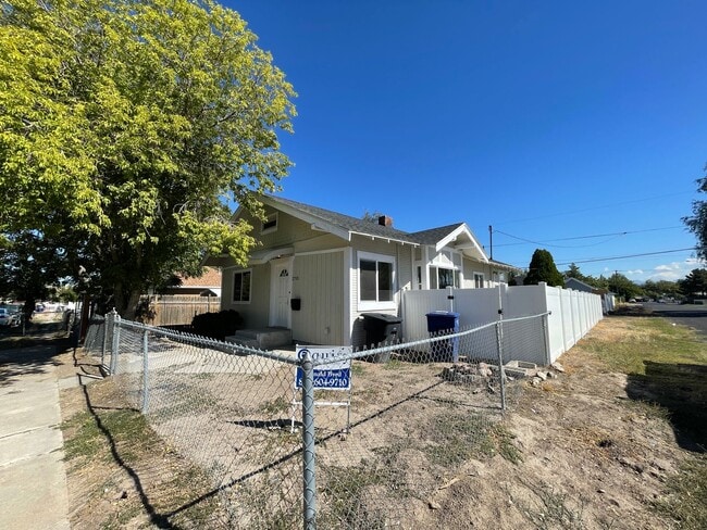 Photo - Spacious 4 Bed, 2 Bath Home with 2-Car Garage in Magna