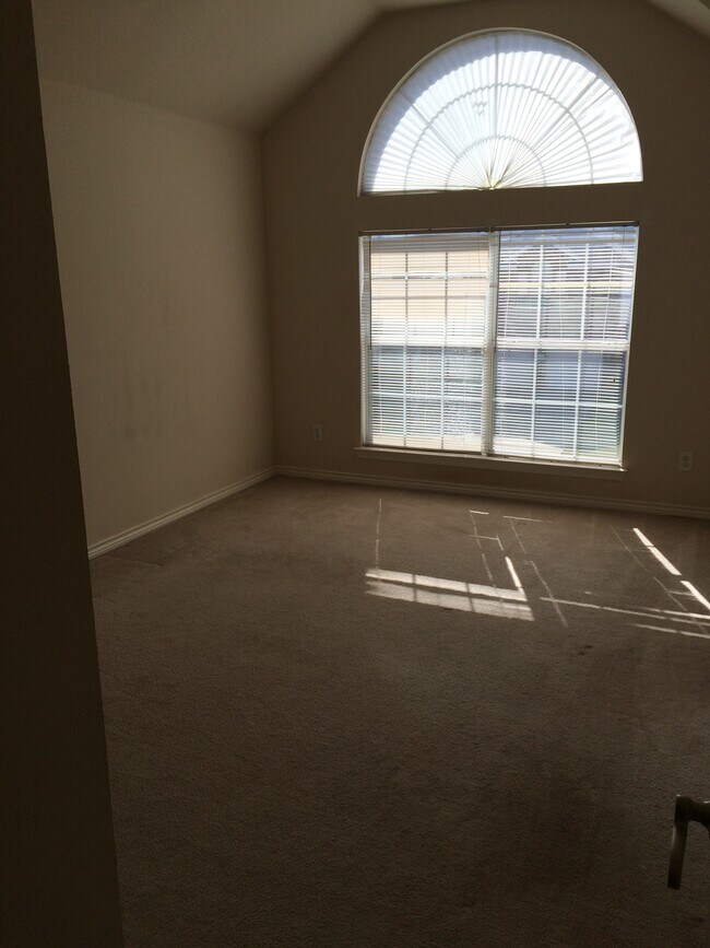 Building Photo - 1512 Chateau Ln
