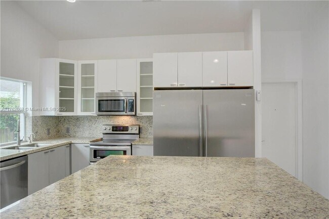Foto del edificio - 210 NE 2nd Ct