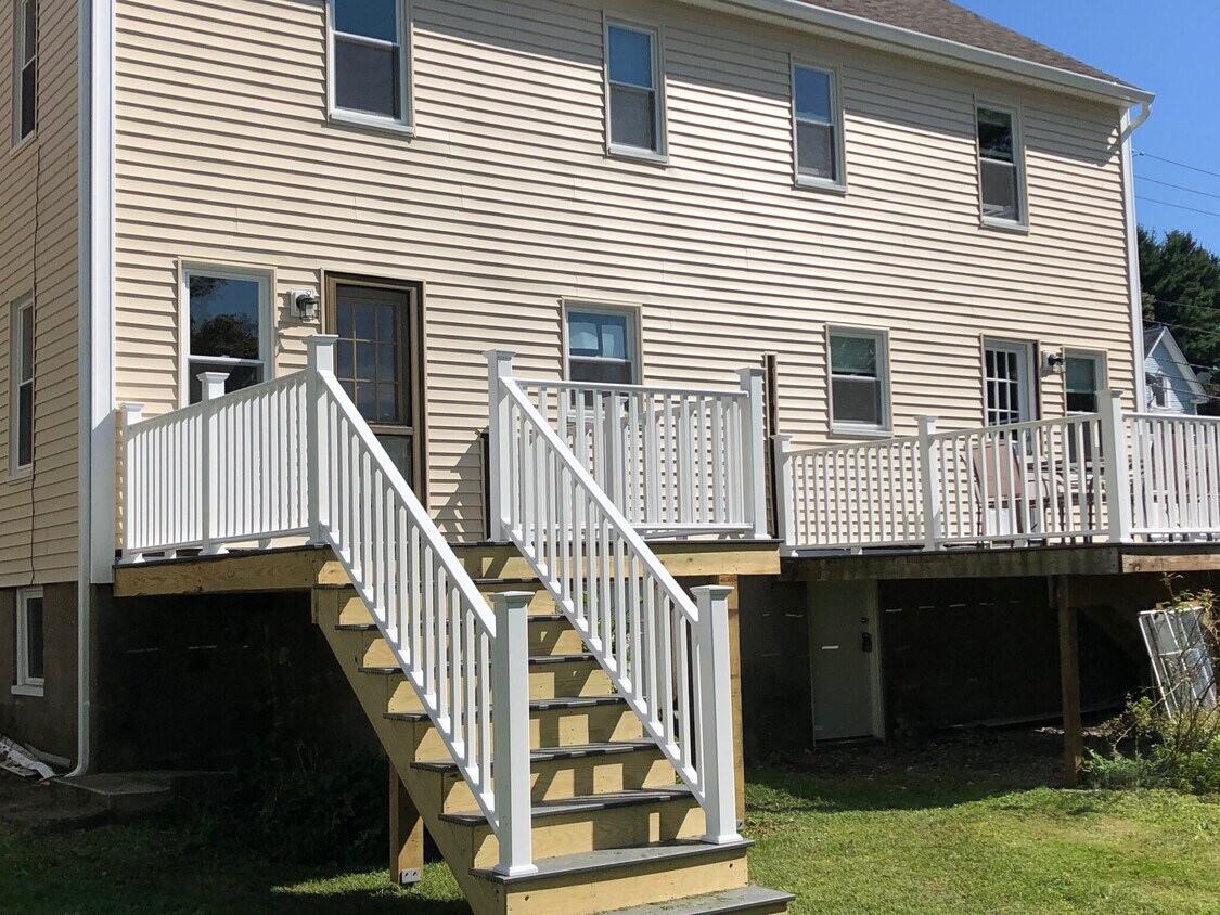 Primary Photo - 81 Brooks St