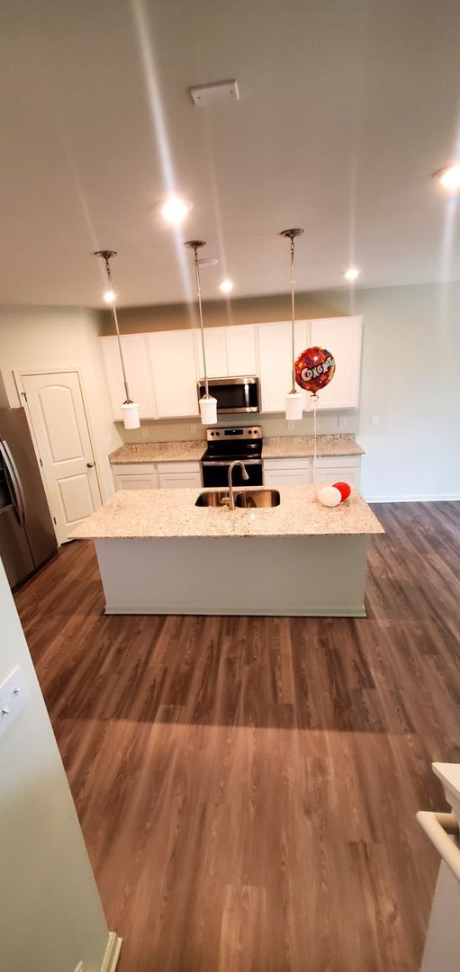 Building Photo - Beautiful 4BR in LaGrange