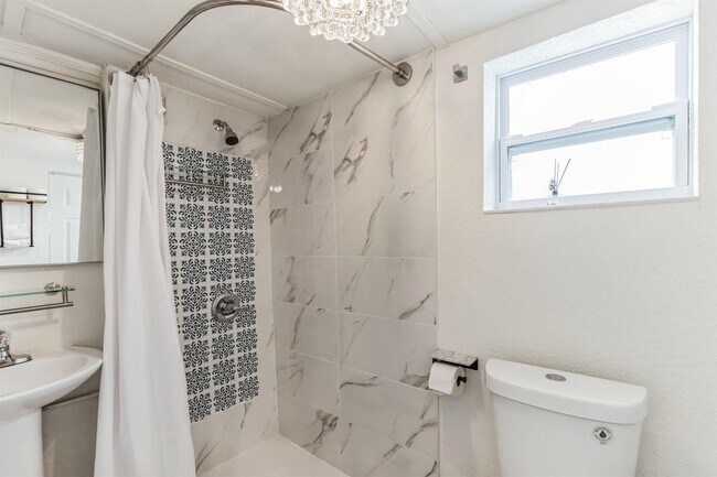 Foto del edificio - 335 Malverne Rd