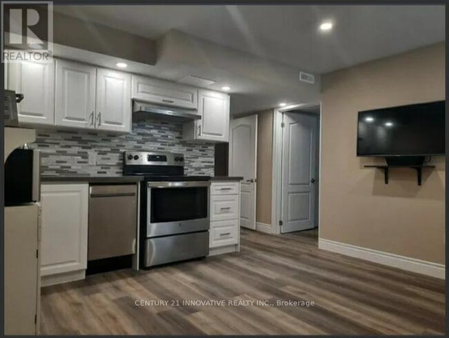 Building Photo - 70 Pavlova Crescent