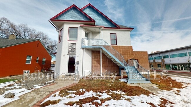 Building Photo - 506 5th St