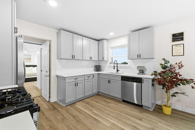 Building Photo - 1404 Lieta St