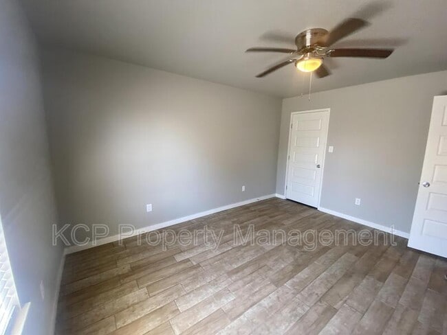 Building Photo - 1813 Osage St