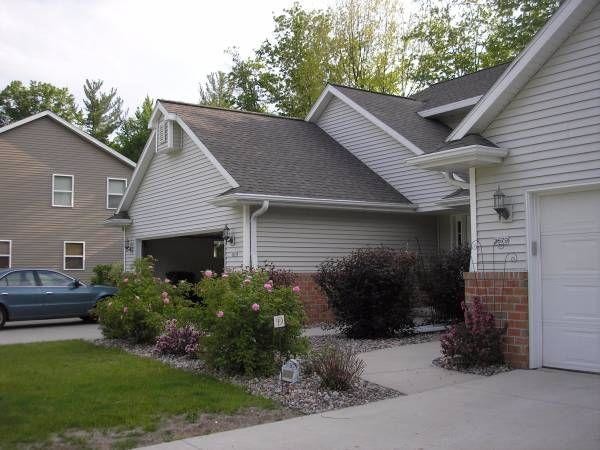 Building Photo - 3 bedroom in Suamico WI 54173