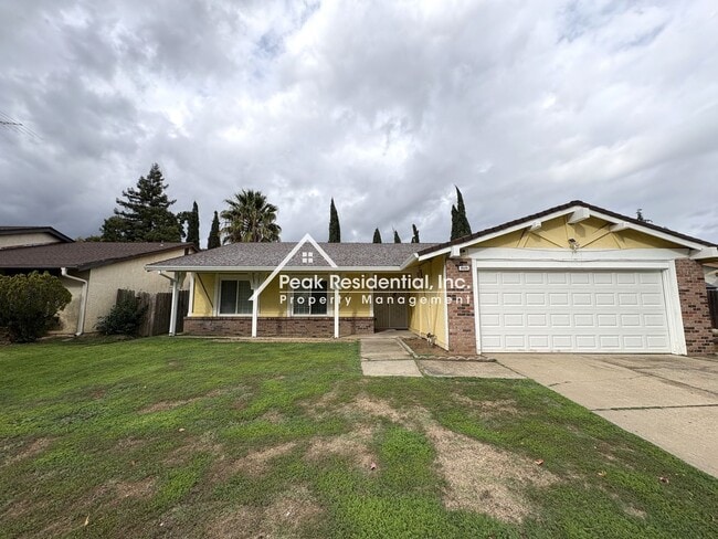 Building Photo - Very Nice 3 bd/2ba Elk Grove Home with 2 C...