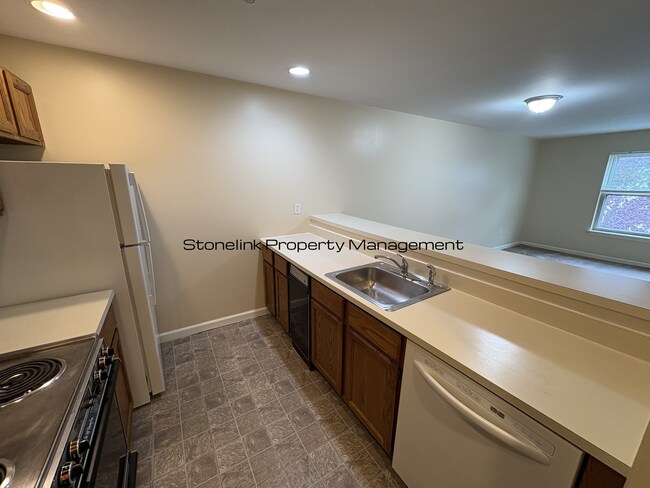 Foto del edificio - Large One Bedroom Condo For Rent in Lockwood Condominiums!