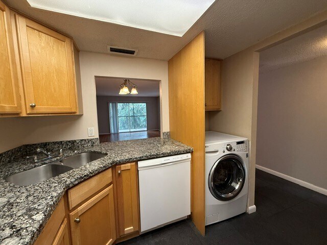 Foto del edificio - 3700 S Osprey Ave