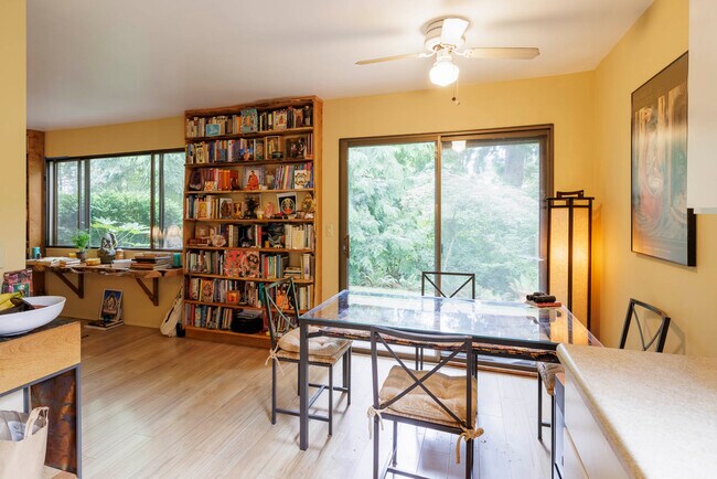 Foto del edificio - 3140 SW Carson St