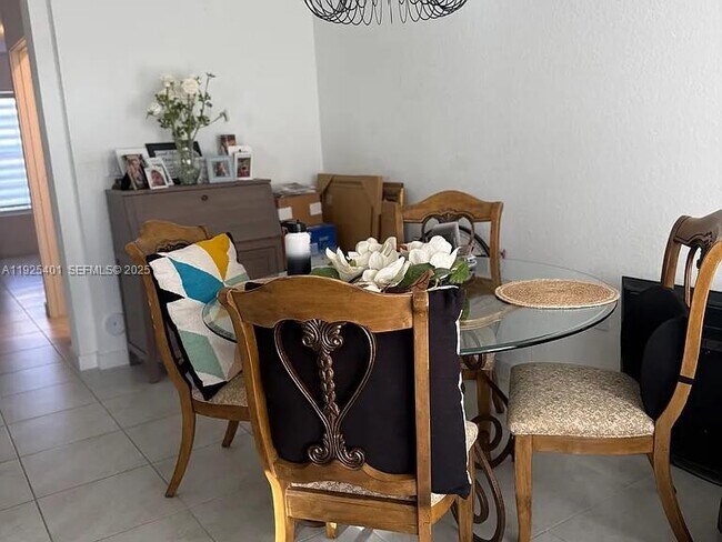 Foto del edificio - 493 NE 4th St