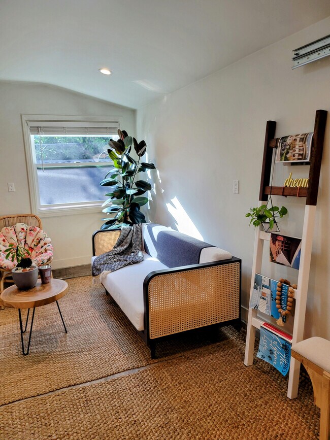 Building Photo - 2650 S Rimpau Blvd