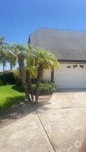 Building Photo - 1356 Bobolink Dr