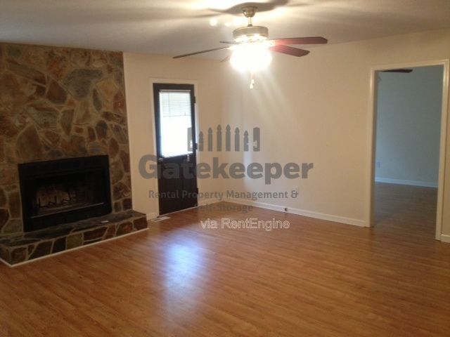 Foto del edificio - 125 Elberta Dr