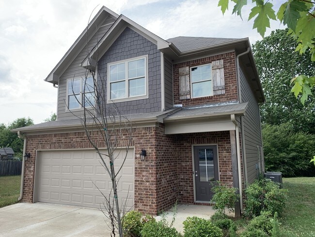 Building Photo - 4Bed/2.5bath