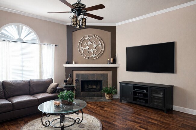 Foto del edificio - 3915 Markspring Ln