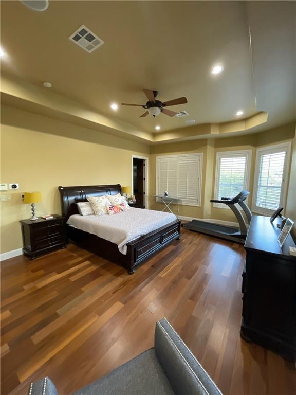 Building Photo - 8600 Bluegrass Dr