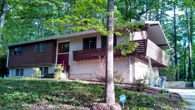 Foto del edificio - 2906 Branchwood Dr
