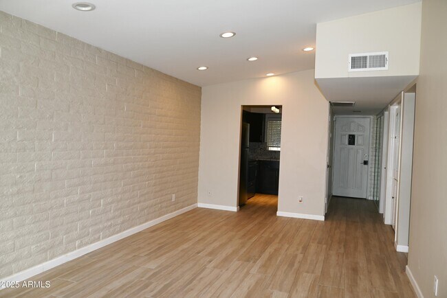 Foto del edificio - 3066 N 32nd St