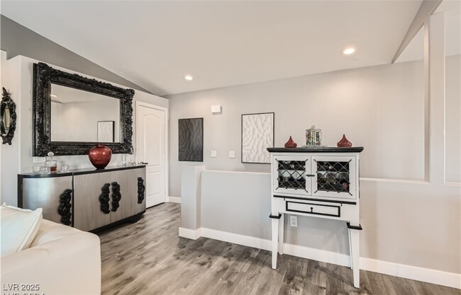 Foto del edificio - 7250 Diamond Canyon Ln